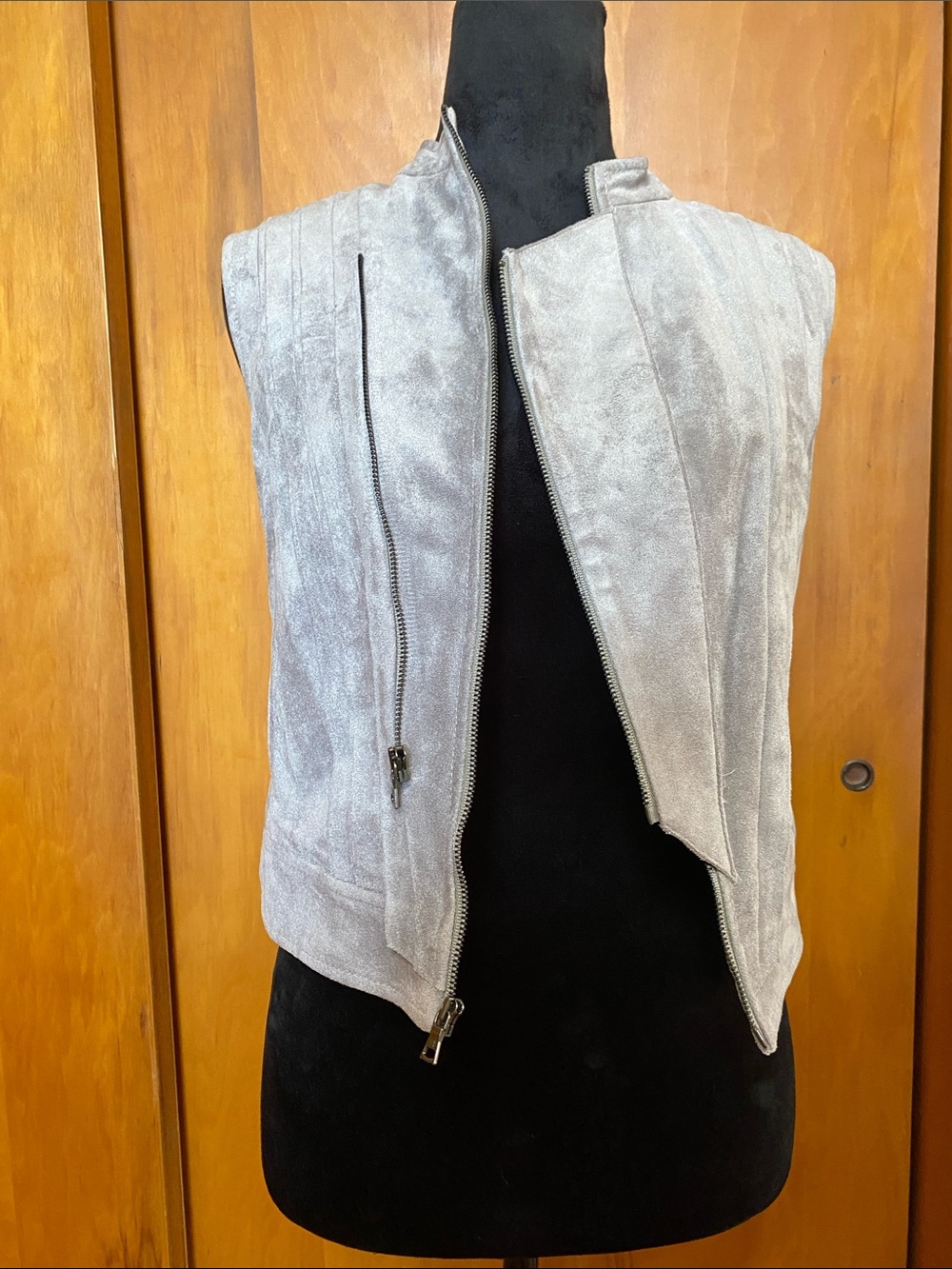 BCBGMaxAzria Light Gray Suede Asymmetrical Zip Vest Zippers Layers Fall Neutral